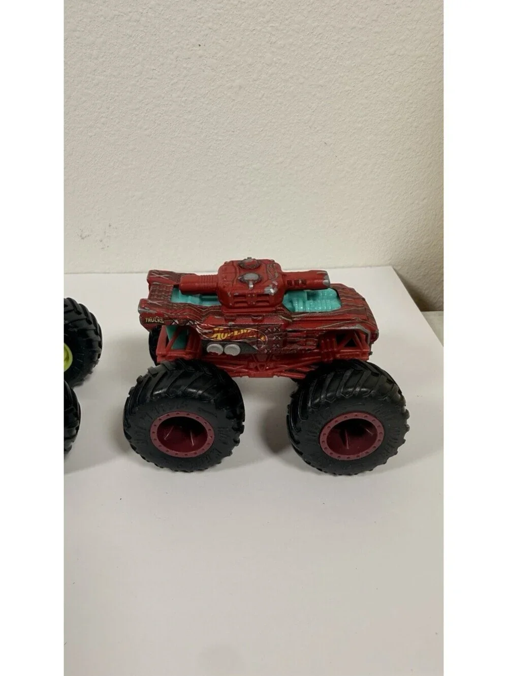 Monster Jam  Monster Trucks Lot of 8 (Scale 1:64)